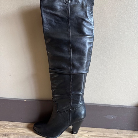 Michael Kors Boots - Picture 4 of 5